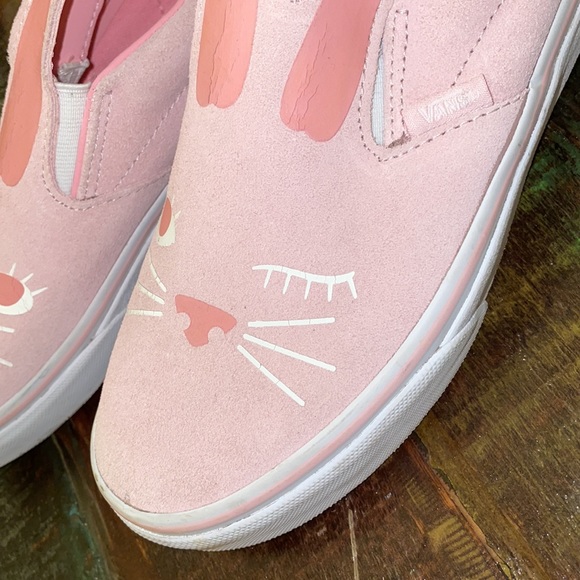 ✨✨HOST PICK✨✨ Light Pink VANS in size US kids 4 Pink bunny - Picture 3 of 9